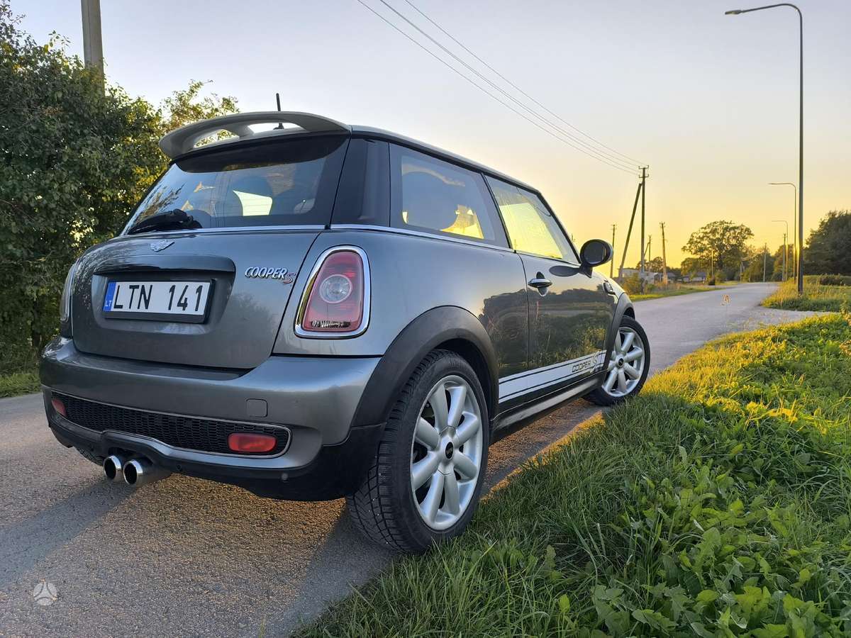 Mini Cooper S, 1.6 l., hatchback