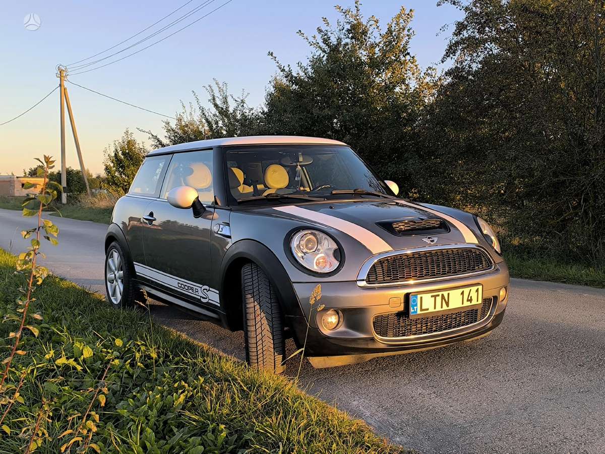 Mini Cooper S, 1.6 l., hatchback