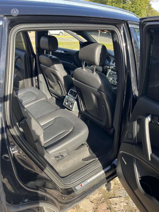 Audi Q7, 3.0 l., off-road / crossover