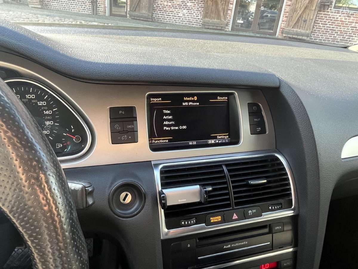 Audi Q7, 3.0 l., off-road / crossover