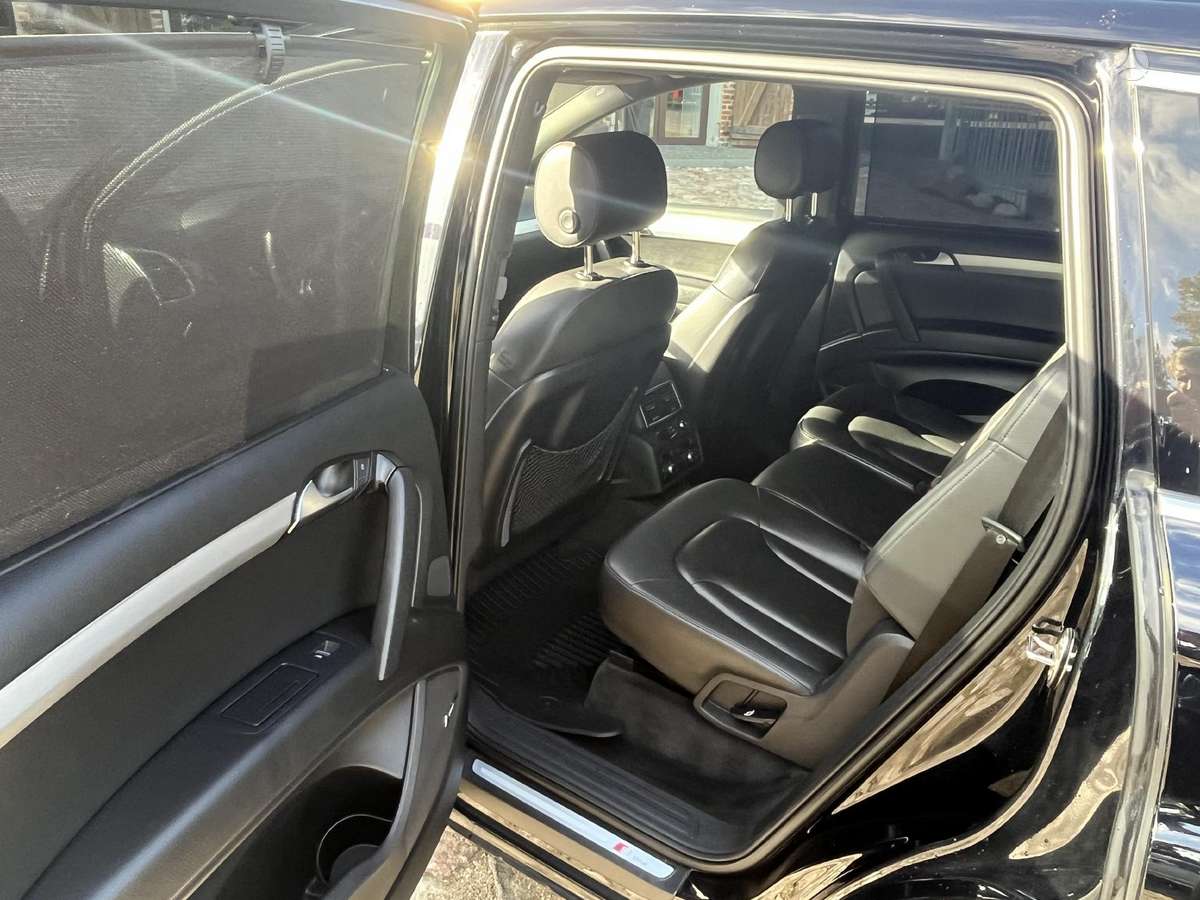 Audi Q7, 3.0 l., off-road / crossover
