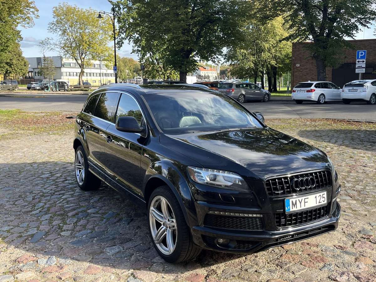 Audi Q7, 3.0 l., off-road / crossover