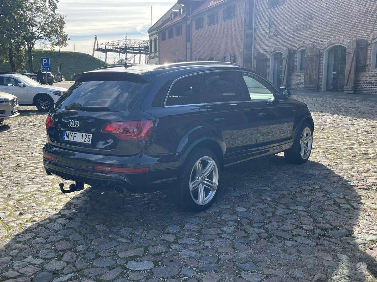 Audi Q7, 3.0 l., off-road / crossover