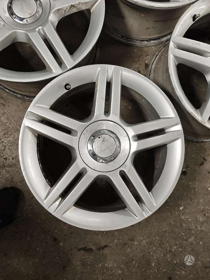 Audi A4, vieglmetāla, R17