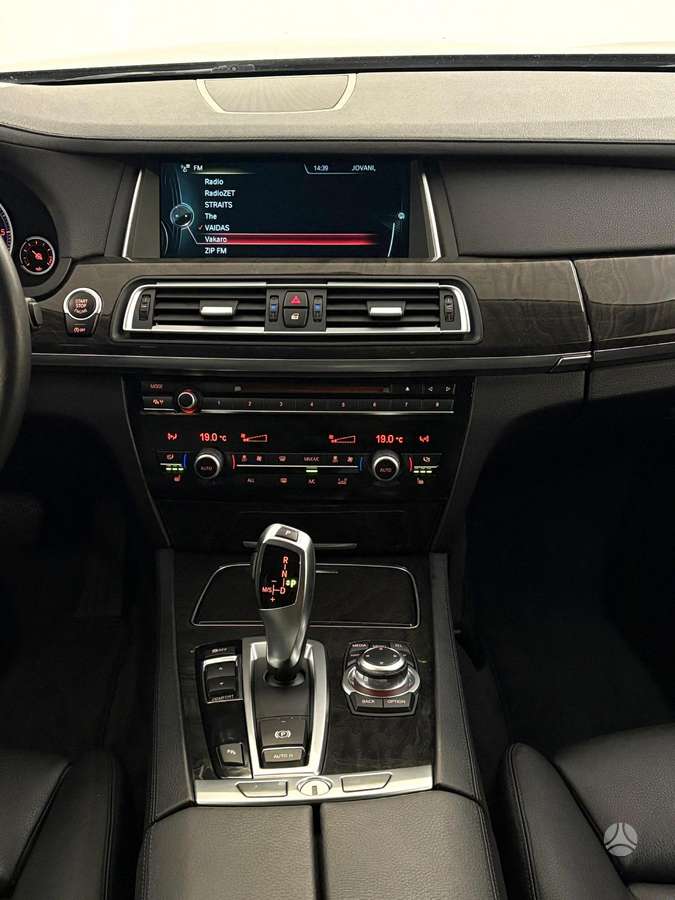 BMW 730, 3.0 l., Седан