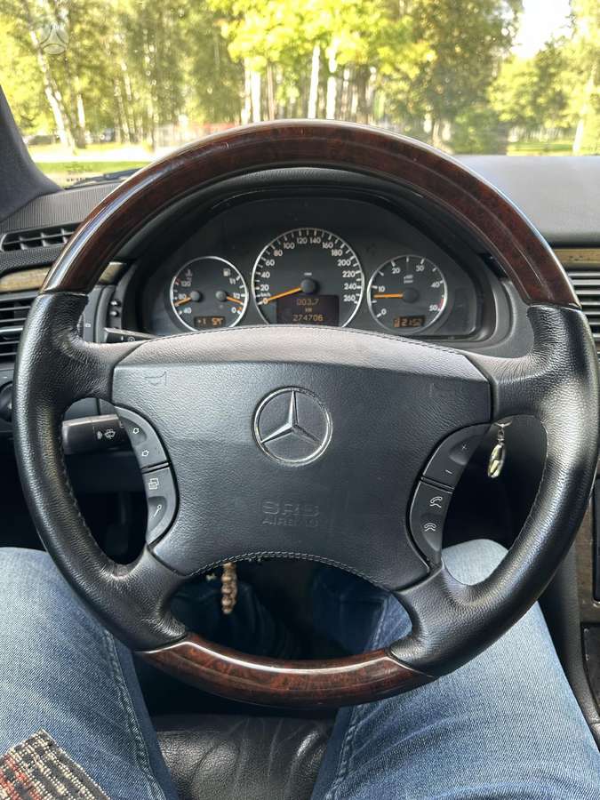 Mercedes-Benz E320, 3.2 l., Седан