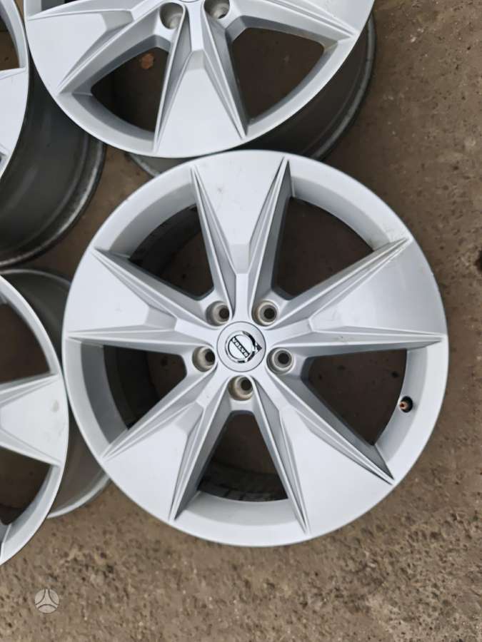 Volvo Cc 60, lengvojo lydinio, R18