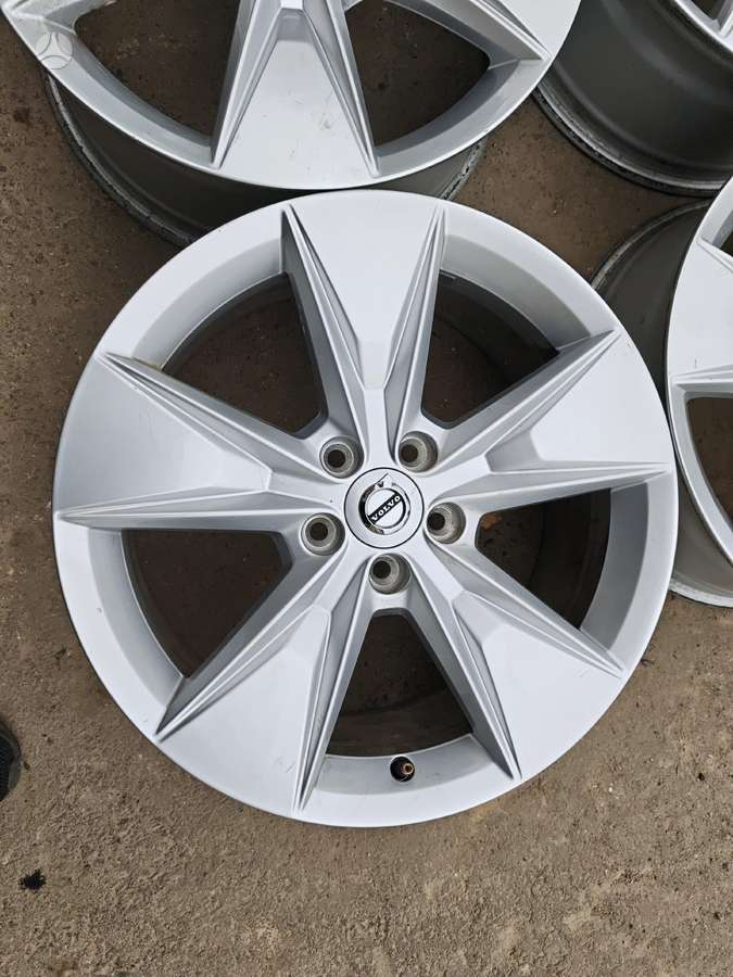Volvo Cc 60, lengvojo lydinio, R18