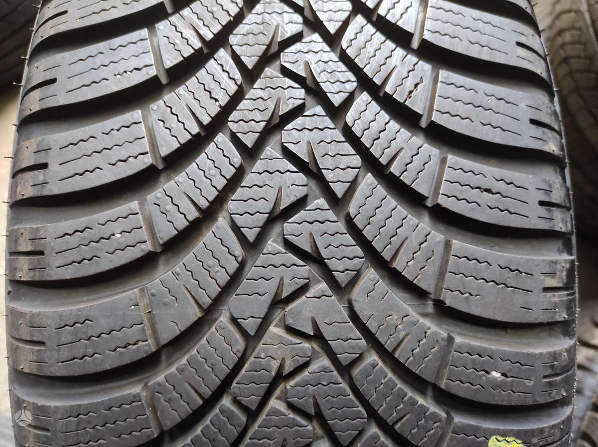 Yokohama, žieminės 235/50 R18