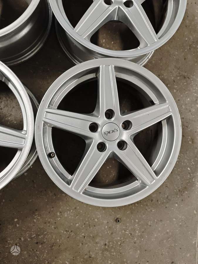 Volvo V60, lengvojo lydinio, R16