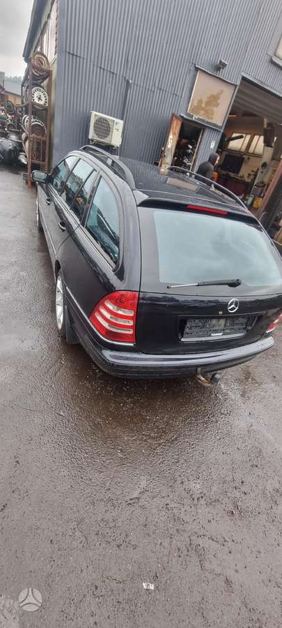 Mercedes-Benz C220