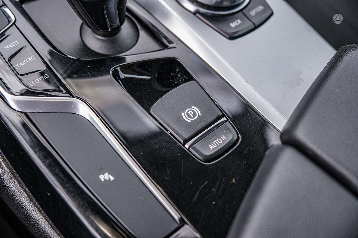 BMW 520, 2.0 l., Седан