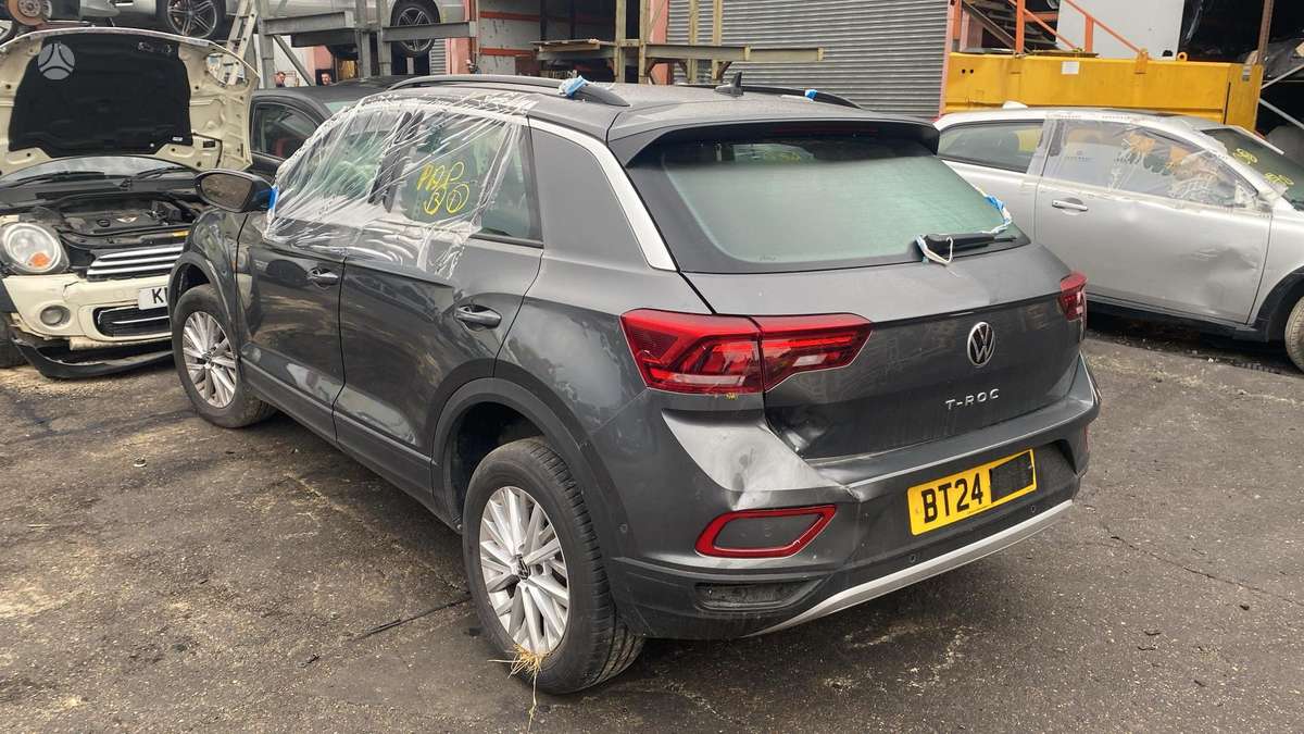 Volkswagen T-Roc for parts