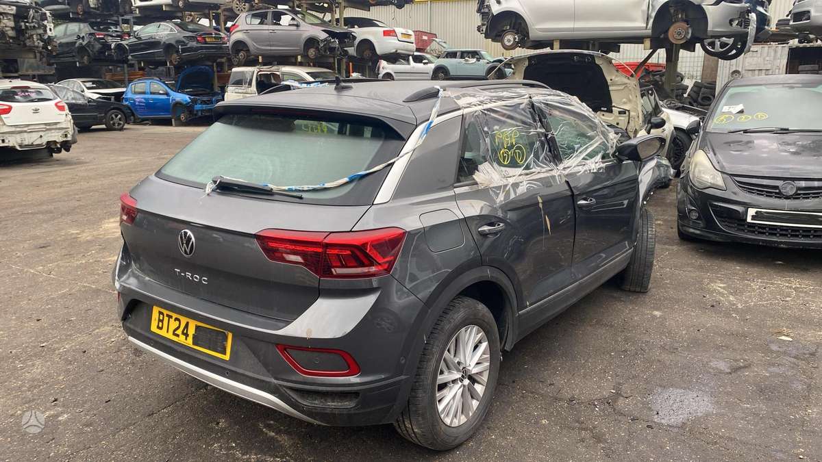 Volkswagen T-Roc for parts