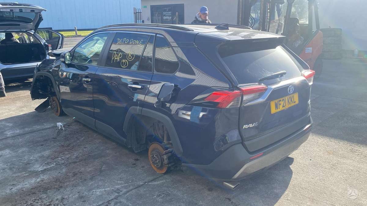 Toyota RAV4 dalimis