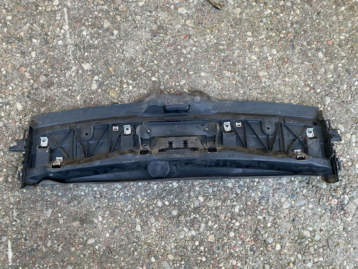 BMW M2 hood (front, rear)