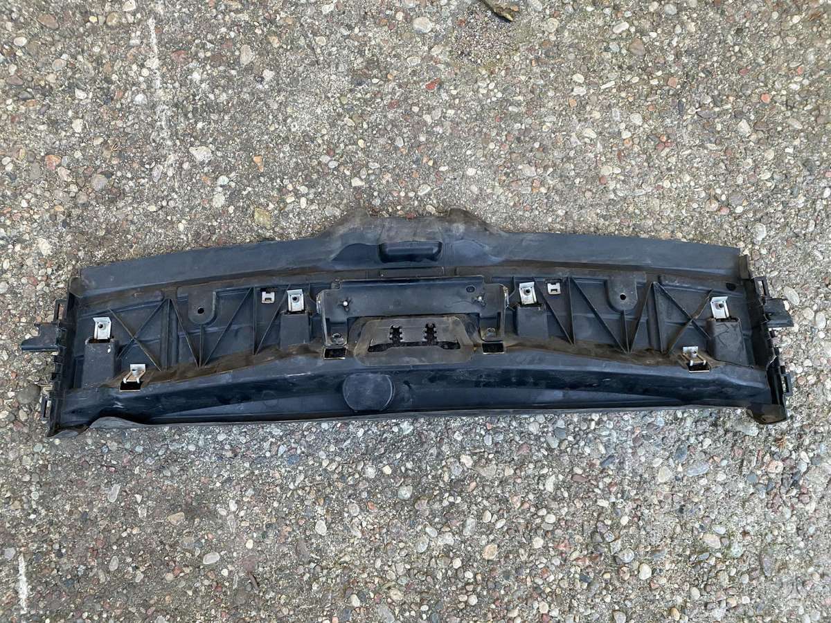 BMW M2 hood (front, rear)