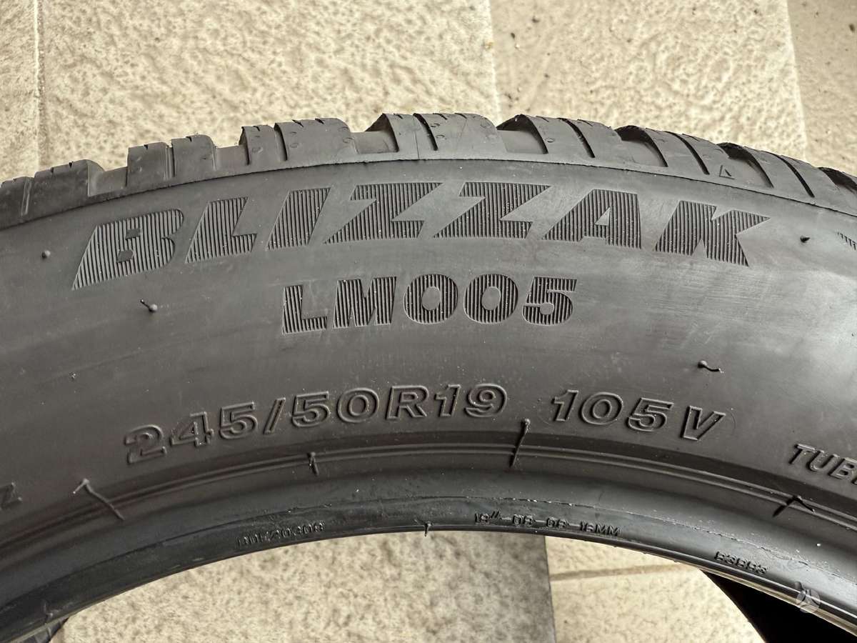 Bridgestone Blizzak lm005/2022m, winter 245/50 R19