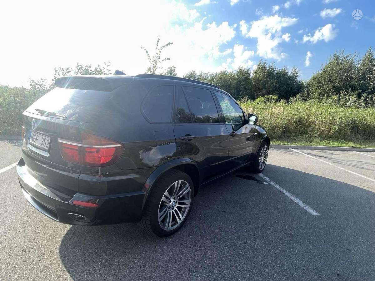 BMW X5, 3.0 l., off-road / crossover