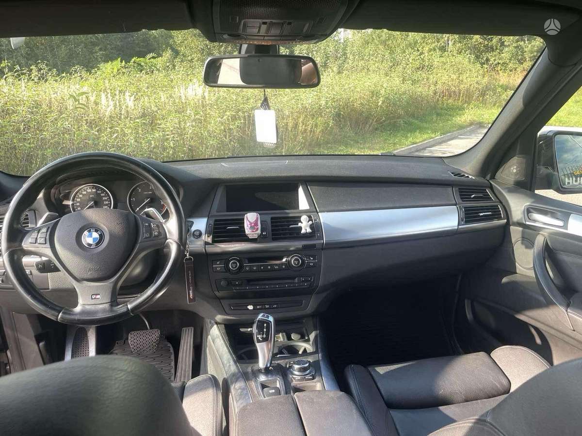 BMW X5, 3.0 l., off-road / crossover