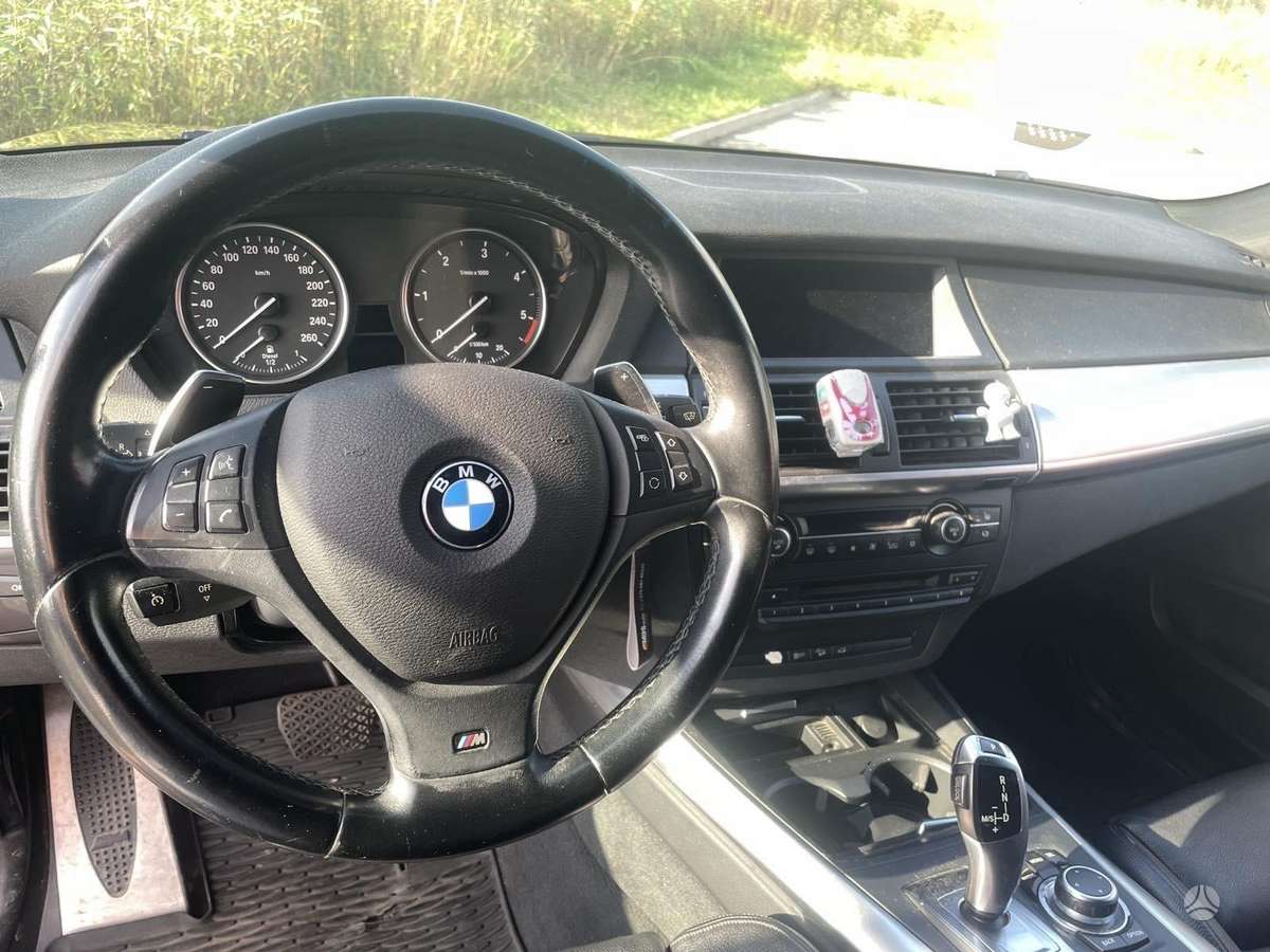 BMW X5, 3.0 l., off-road / crossover