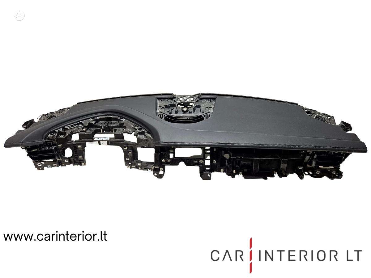 Porsche Taycan salono detalės