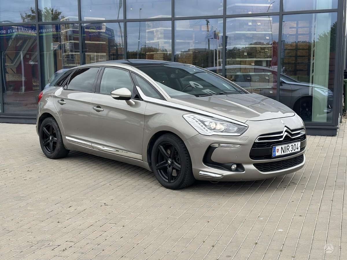 Citroen DS5, 2.0 l., hatchback