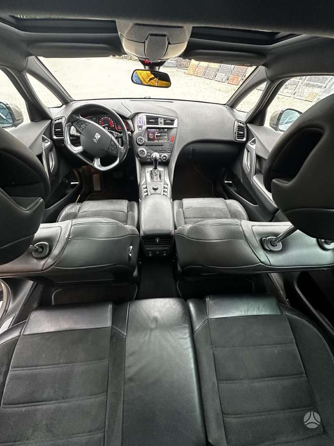 Citroen DS5, 2.0 l., hatchback