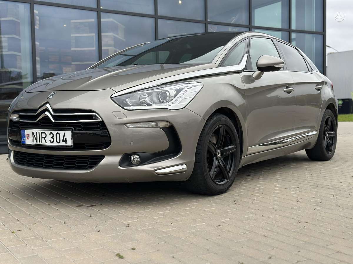 Citroen DS5, 2.0 l., Хэтчбек