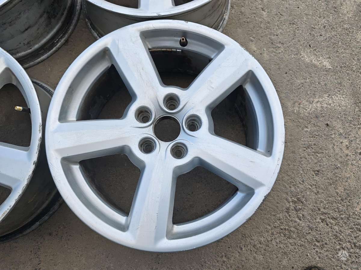 Audi A 4, lengvojo lydinio, R17