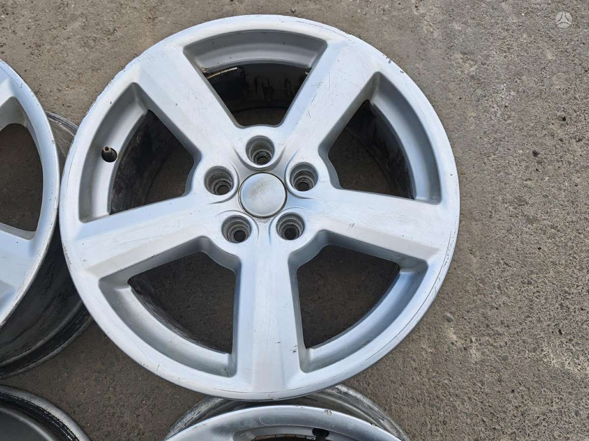 Audi A 4, lengvojo lydinio, R17