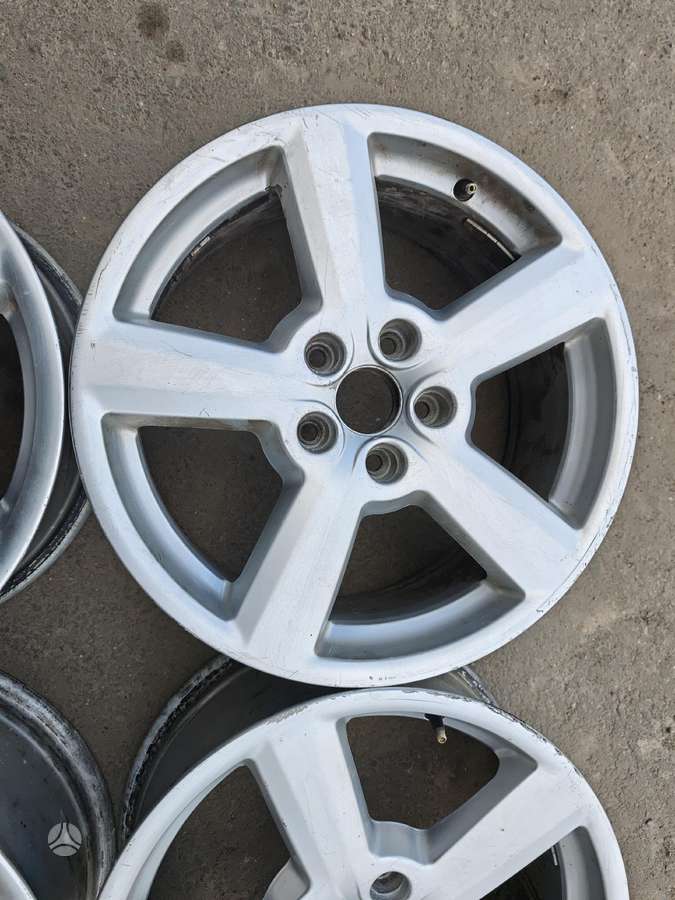 Audi A 4, lengvojo lydinio, R17