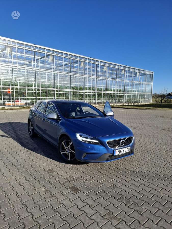 Volvo V40, 2.0 l., hatchback