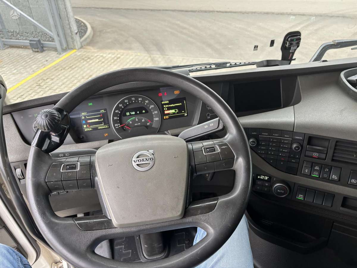 Volvo FH13.460, cab-chassis trucks