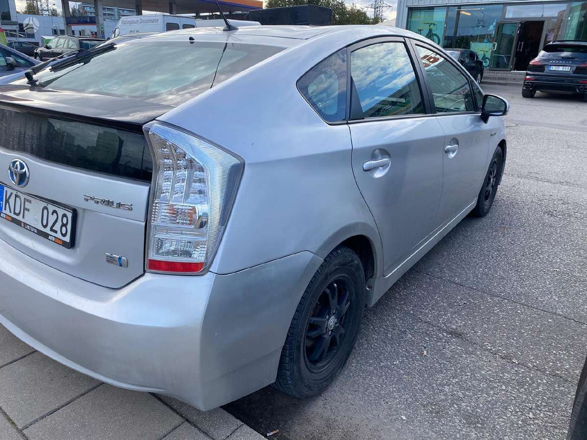 Toyota Prius, 1.8 l., Хэтчбек