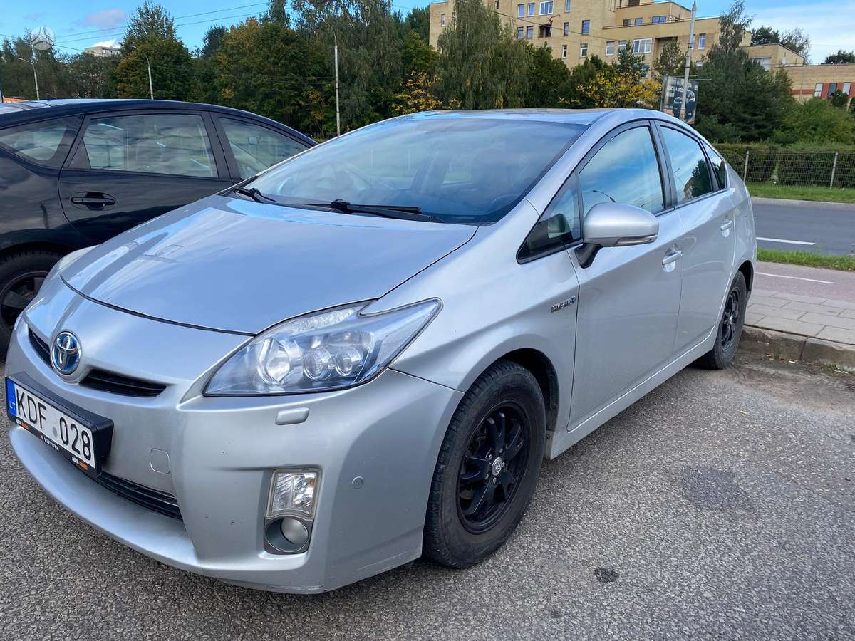 Toyota Prius, 1.8 l., Хэтчбек
