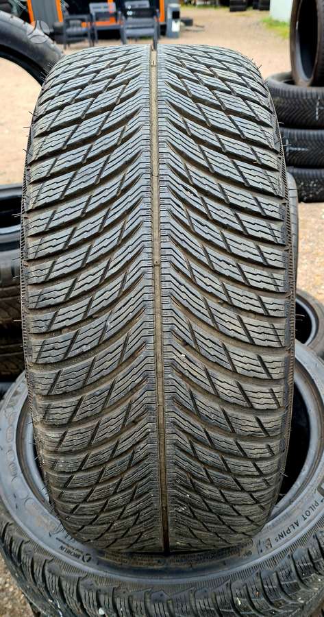 Michelin, зимние 235/40 R18