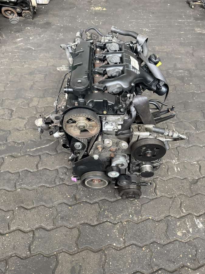 Ford Mondeo, AZBA, variklis