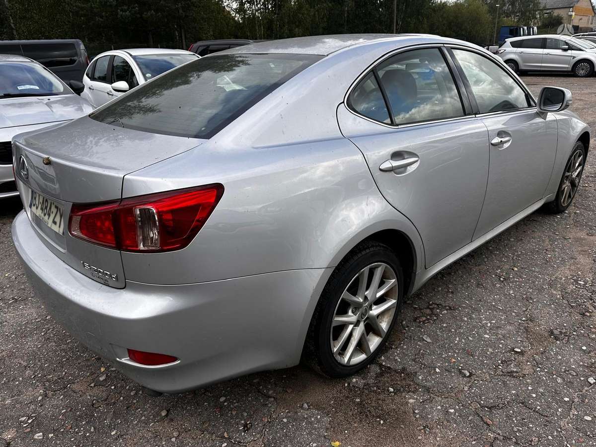 Lexus IS 200, 2.2 l., Седан
