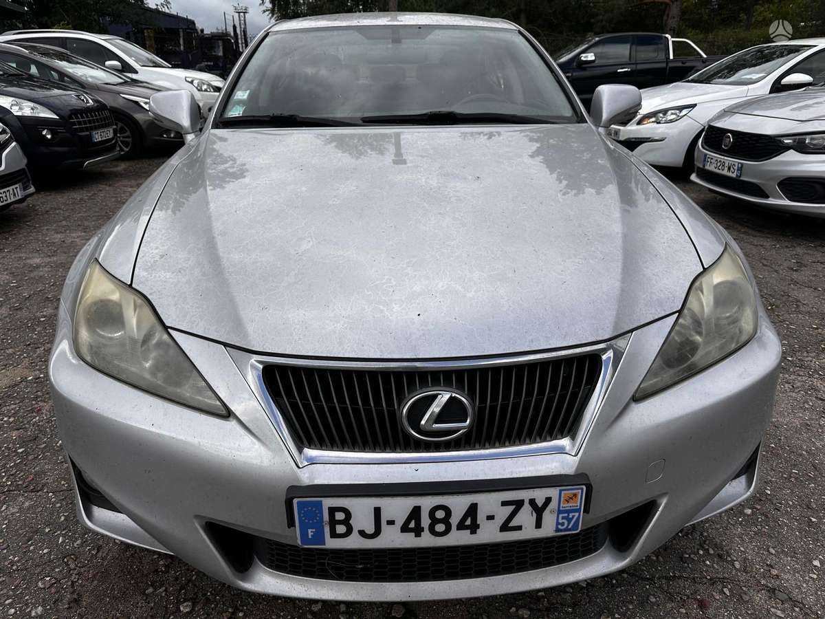 Lexus IS 200, 2.2 l., Седан