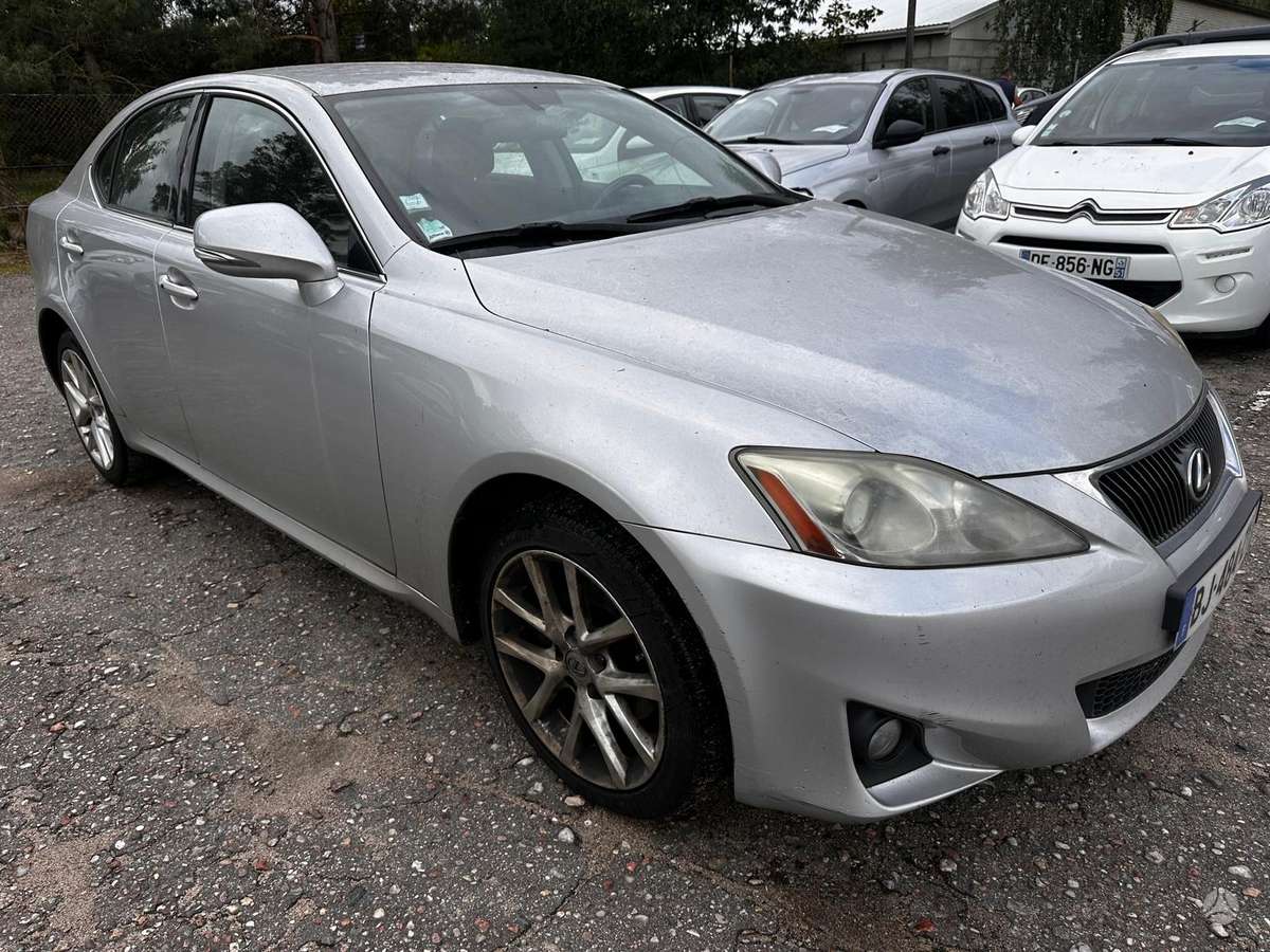 Lexus IS 200, 2.2 l., Седан