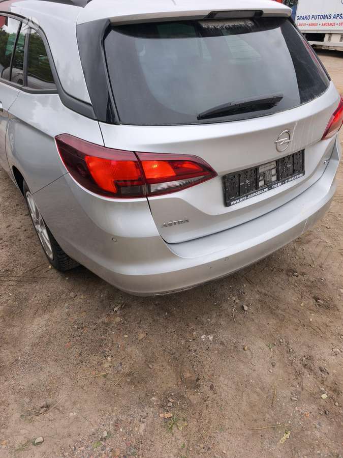 Opel Astra Z176 spalva