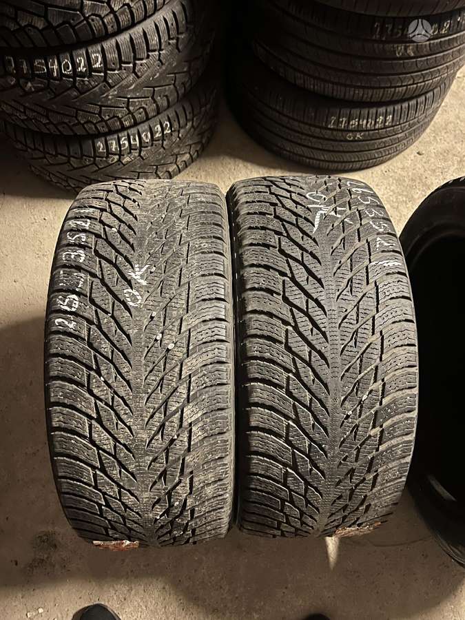 Nokian R3, winter 265/35 R21