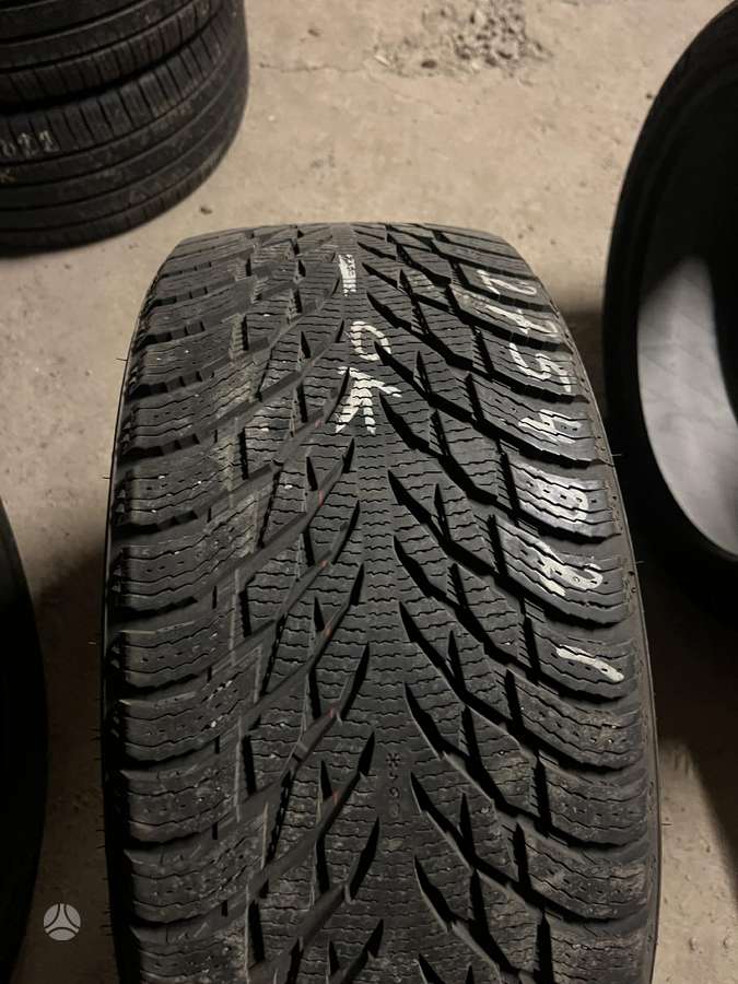 Nokian R3, winter 275/40 R21