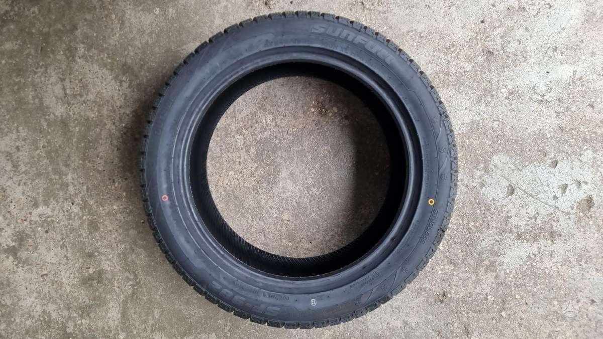 Sunfull SF-982, winter 245/45 R18