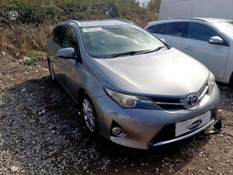 Toyota Auris по частям