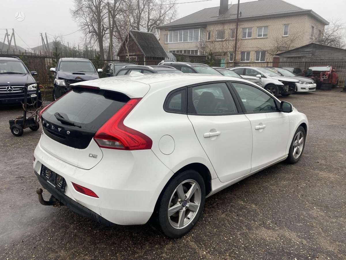 Volvo V40