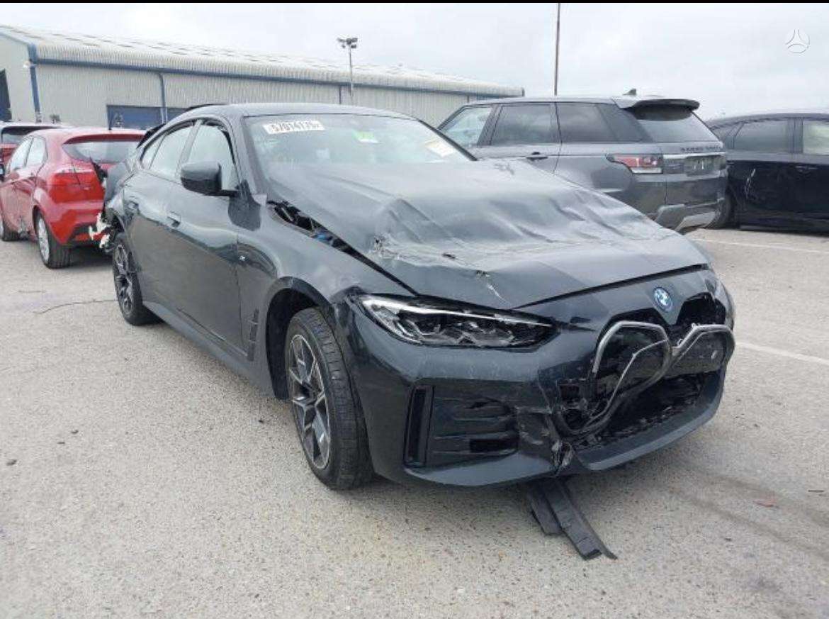 BMW i4 dalimis. 28000km
