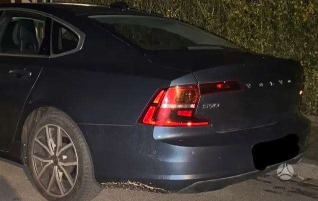 Volvo S90 Auto ardomas platesnė info telefonu