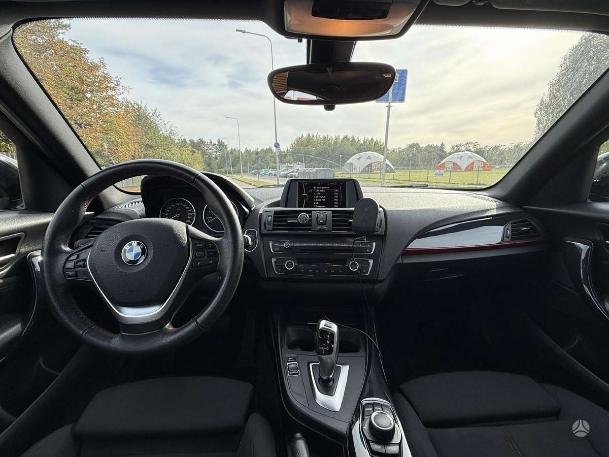 BMW 118, 1.6 l., hatchback